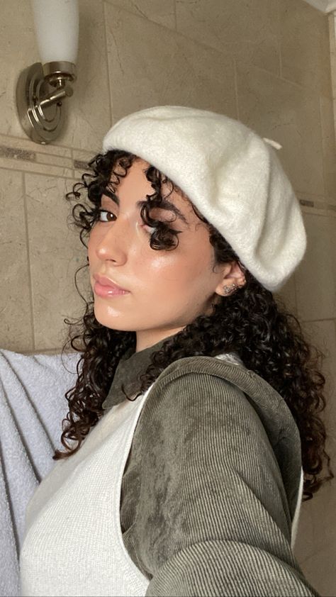 Winter Hats For Curly Hair, Curly Hair In Hat, Bucket Hat Curly Hair, Curly Hair Hat Hairstyles, Curly Hair With Hat, Hat Curly Hair, Curly Hair Hat, Hair With Hat, French Hat