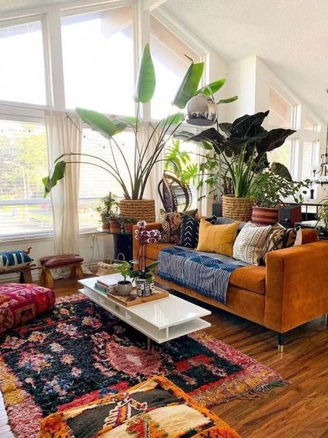 Come arredare la tua casa con lo stile Boho Chic - Giorgio Idee Eclectic Living Room Design, Chic Living Room Decor, Lots Of Plants, Bohemian Chic Decor, Decor Eclectic, Eclectic Living Room, Bohemian Living, Bohemian Living Room, Boho Dekor