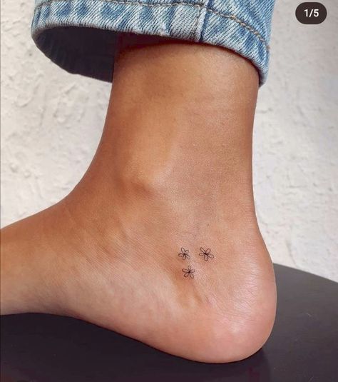 Matching Tattoo Minimalist, Small Tattoos Above Elbow Simple, Simple Temporary Tattoo Designs, Tattoos On Thick Woman, Small Tattoo Ideas Biblical, Minimalistic Tatoos Ideas, Simple Small Best Friend Tattoos, Minimalist Dainty Tattoo, Lexi Hidalgo Earth Tattoo