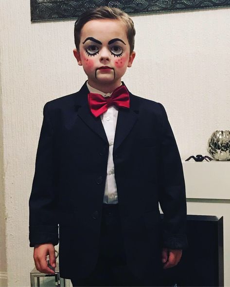 Slappy Costume, Goosebumps Costume, Scary Doll Costume, Creepy Doll Halloween Costume, Creepy Doll Costume, Cool Halloween Masks, Doll Makeup Halloween, Slappy The Dummy, Halloween Makeup For Kids