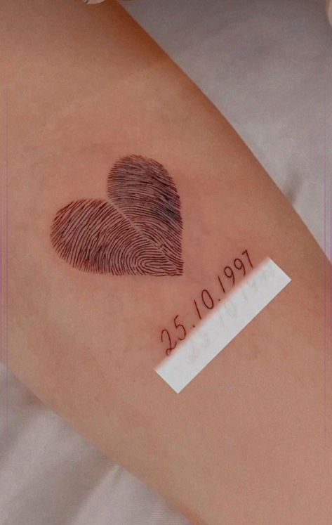 Tattoo For Him Love, Love Tattoos For Women Couples, Tattoos For Significant Other Love, Thumbprint Tattoos Couples, Cute Tattoo Ideas For Couples, Tattoos For Relationships, Tattoos About Love Relationships, Hand Print Tattoo For Women, Fingerprint Tattoo Couple