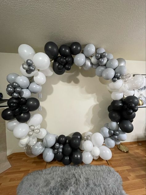 Black And Grey Birthday Decorations, Black And Grey Balloon Garland, Black And White Balloon Garland, Black And White Party Decorations, Black And White Balloons, White Party Decorations, White Balloons, White Backdrop, White Party