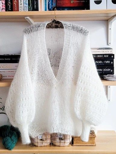 Layering Street Style, Diy Wool, Winter Knitwear, Crochet Bedspread Pattern, Knitting Paterns, Handmade Sweater, Crochet Bedspread, Mohair Sweater, Thread Crochet