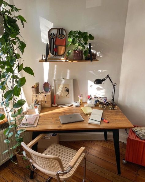 Desks In Small Spaces, Desk And Dining Table Combo, Small Desk Setup Ideas, Home Office In Living Room, Office Living Room Combo, Desk Idea, Office Desk Home, Organic Aesthetic, Desk Area