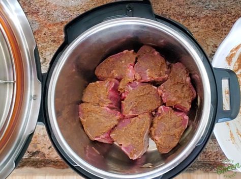 Lamb In Instant Pot, Instant Pot Lamb Chops Recipes, Lamb Loin Chops Instant Pot, Lamb Loin Chop Recipes Instant Pot, Lamb Chop Recipes Instant Pot, Instant Pot Lamb Chops, Lamb Loin Recipes, Lamb Steak Recipes, Lamb Loin Chop Recipes