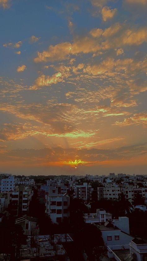 Indore City Photography, Scene Tattoo, City Life Photography, Sunny Sky, Beach Instagram Pictures, Sky Photography Nature, Feeling Pictures, Sunset City, Chill Photos