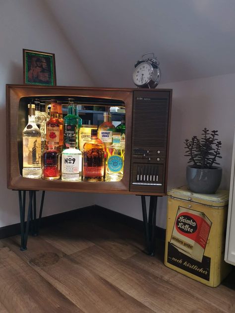 Tv Bar, Weird Furniture, Mobile Bar, Grandmas House, Vintage Tv, Flea Markets, Old Tv, Thrift Stores, Garage Sales