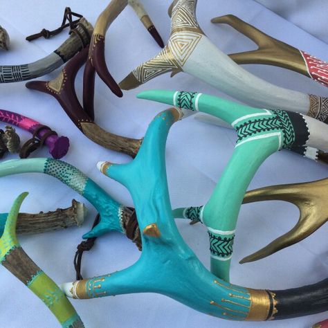 Painted antler sheds by Henna on Hudson Painting Antlers, Painted Antlers Decor, Deer Antler Diy, Painted Horns Antlers, Painted Deer Jaw Bone, Antler Diy, Painted Deer Antlers, Deer Antler Painting Canvas, Deer Skull Decor