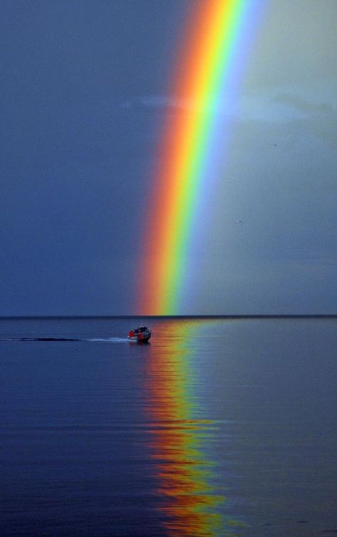 Futurisme Retro, God's Promise, Lake Ontario, Simple Wallpapers, Beautiful Rainbow, Beautiful Sky, A Rainbow, Amazing Nature, Natural Wonders