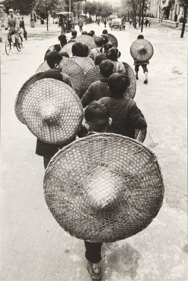 Marc Riboud, China,1965 Gregory Crewdson, Marc Riboud, Willy Ronis, Andre Kertesz, Cindy Sherman, Frank Stella, North Vietnam, Henri Cartier Bresson, Guilin