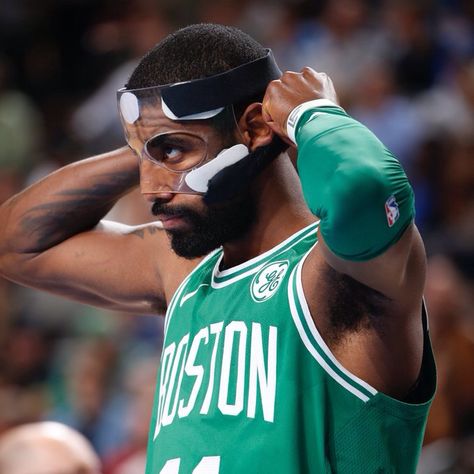 11/20 Kyrie Irving Profile Picture, Kyrie Irving Championship Wallpaper, Lebron James Mask, Kyrie Irving Iconic Photos, Kyrie Irving Boston Celtics, Kyrie Irving Championship, Kyrie Irving Celtics, Kyrie 3, Nba Funny