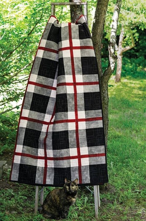 Color Wash Woolies Flannel by Maywood Studio (photo from email) Flannel Quilt Patterns, Flannel Fabric Projects, Gingham Quilt, Woollen Blankets, Flannel Quilts, Keepsake Quilting, Wool Quilts, Maywood Studios, Pretty Quilt