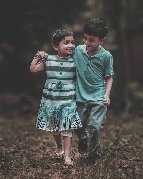 Brother Sister Photography, Brother Sister Pictures, Brother Sister Photos, Sister Wallpaper, Friendship Day Special, Brother Pictures, Brother Photos, Sisters Images, Ab De Villiers Photo