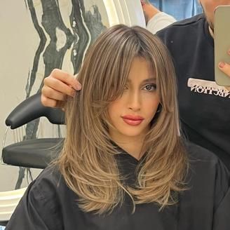 Top 30 Medium Layered Haircuts to Revamp Your Look in 2024 Hairstyles Designs, Long Bob Haircut With Layers, Layered Haircuts Shoulder Length, Long Hairstyles For Women, Face Framing Bangs, Medium Layered Haircuts, Bob Hairstyles For Thick, Medium Layered Hair, Medium Layered