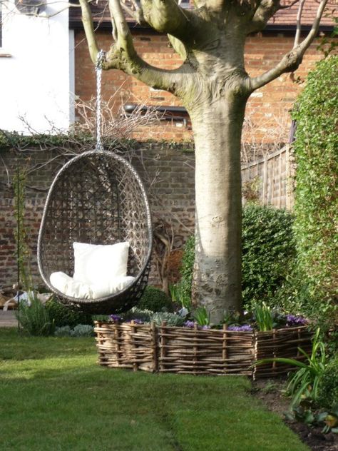 Tree Surround Ideas, Diy Tree Rings, Tree Surround, Front Garden Ideas Driveway, Garden Ideas Driveway, Willow Oak, Stone Garden Paths, Villa Garden, Garden On A Hill