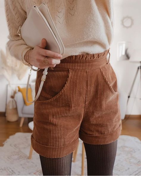 Corduroy Shorts Outfit, Corduroy Outfit, Diy Outfits, Aesthetic Korean, Sewing Alterations, Corduroy Shorts, Shorts Outfit, Summer Clothes, Winter Looks