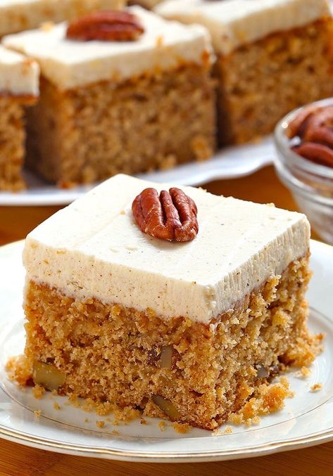 Easy Moist Applesauce Cake - Maria's Kitchen Easy Apple Sauce, Recipe Using Applesauce, Autumn Sweets, Easy Applesauce, Applesauce Cake Recipe, Nest Cake, Cake With Cinnamon, Syrup Cake, Work Recipes