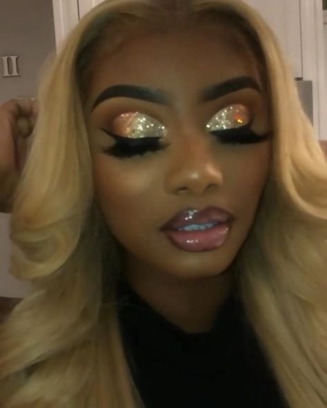 Eyeshadow For Black And Gold Dress, Dramatic Make Up Looks For Black Women, Gold And White Makeup Looks Black Women, Glam Make Up For Black Women, Makeup Looks With Brown Eyeshadow, Make Up Ideas For Prom Natural Looks, Makeup Ideas To Go With A Black Dress, Makeup Beat Black Women, Natural Glam Gold Makeup