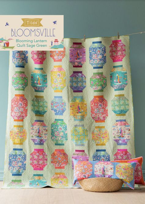 Tilda's Bloomsville Fabric line looks AMAZING in this FREE quilt pattern! Charm Packs Fabric, Dove White, Free Pattern Download, Quilt Stores, Free Spirit Fabrics, Garden Quilt, Precut Quilts, Colorful Quilts, Quilts Ideas