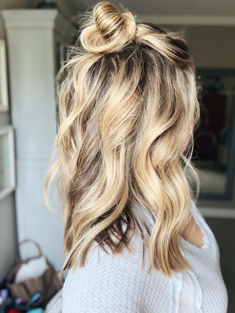 links + loves – The Small Things Blog Half Top Knot, Small Things Blog, Half Top, Top Knot Hairstyles, Top Knots, Bridesmaid Hair Half Up, Hair Color And Cut, Half Up Hair, Hair Envy