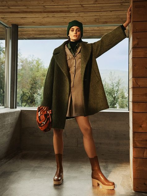 Taylor Hill Layers Up in Weekend Max Mara Fall 2022 Campaign Lachlan Bailey, Haute Mess, Max Mara Coat, Pink Puffer Jacket, Max Mara Weekend, Creative Fashion Photography, Fashion Shoots, Taylor Hill, Weekend Max Mara