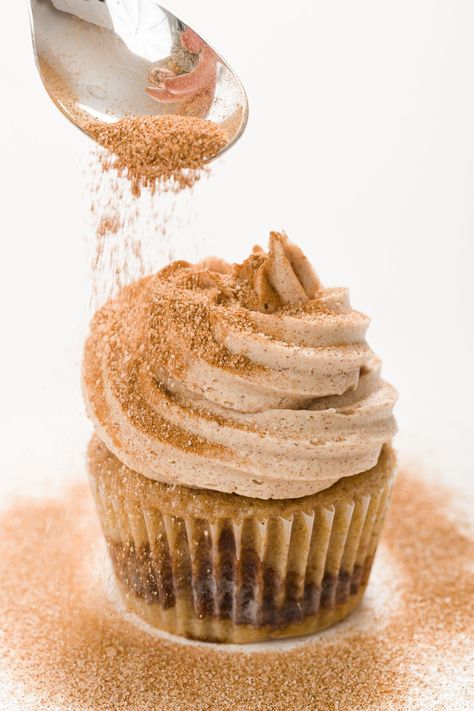 Cinnamon Buttercream Frosting Frosting Cream Cheese, Cinnamon Buttercream Frosting, Sweet Potato Cupcakes, Cinnamon Buttercream, Cream Cheese Frosting Easy, Icing Recipes, Sweet Potato Cinnamon, Banana Cupcakes, Layer Cake Recipes