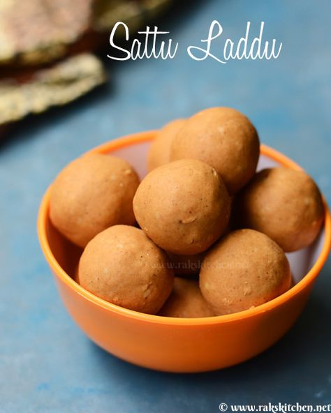 Sattu Laddu, Indian Snacks For Kids, Healthy Indian Snacks, Indian Mithai, Ladoo Recipe, Kitchen Indian, Kids Recipe, Protein Rich Snacks, Snack For Kids