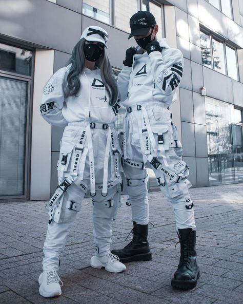 Warcore Outfits, Men Techwear, Cyberpunk Mode, Futuristic Streetwear, Cyberpunk Streetwear, Futuristic Clothing, Streetwear Model, Punk Style Outfits, Dystopian Fashion