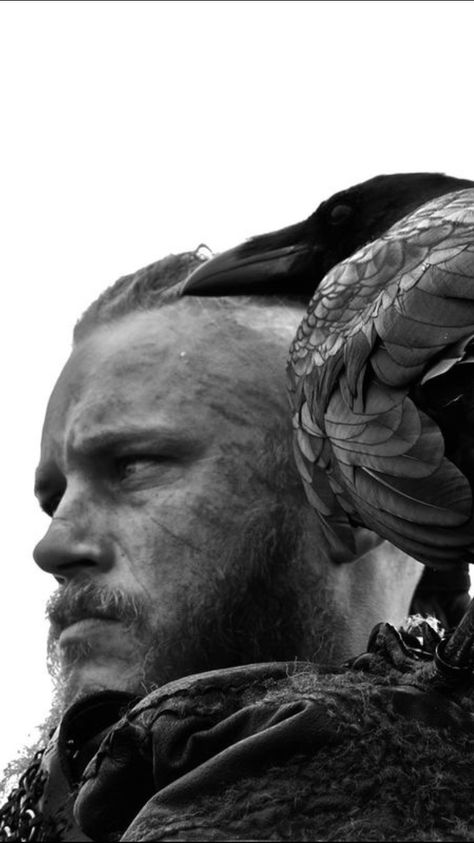 Ragnar papasito Jefferson Hall, King Ragnar Lothbrok, Travis Fimmel Vikings, Vikings Travis Fimmel, Ragnar Vikings, Viking Wallpaper, Ragnar Lothbrok Vikings, Vikings Show, King Ragnar