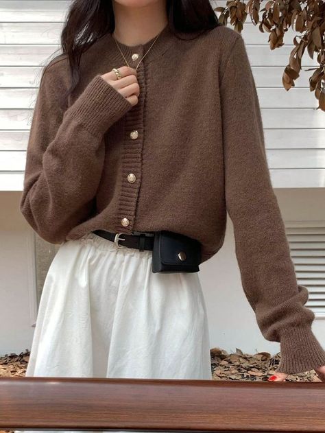 Manche, Áo Len Cardigan, Sixth Form, Fall Cardigans, Dark Autumn, Brown Cardigan, Long Sleeve Knitted Cardigan, Fits Inspo, Button Front Cardigan#OutfitInspoSchool #AestheticFallFashion #FallInJapanStyle #UniqloFallStyle #CozyFallOutfits Brown Cable Knit Cardigan, Fall Cardigan Outfits, Brown Cardigan Outfit, Ootd Cardigan, Cardigan Outfit, Cardigan Brown, Crew Neck Cardigan, Fall Cardigans, Color Crew