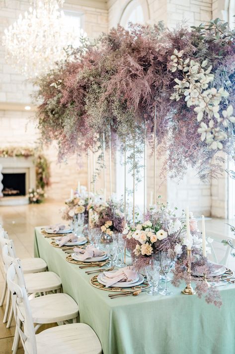 Dreamy Sage Mansion Wedding Ideas | Photography by Sage Green Lavender Wedding, Sage Green And Lavender Wedding Theme, Sage And Lilac Wedding, Green And Lavender Wedding, Sage And Lavender Wedding, Sage Green And Lavender, Lilac Theme, Wedding Ideas Photography, Lavender And Peach