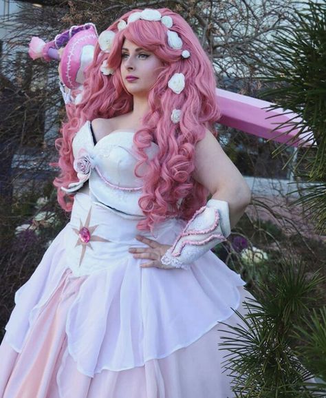 Rose Cosplay, Plus Size Cosplay Ideas, Rose Quartz Cosplay, Steven Universe Halloween Costumes, Lars Steven Universe Cosplay, Rose Quartz Steven Universe Cosplay, Cosplay Plus Size, Steven Universe Amethyst Cosplay, Pink Diamond Steven Universe Cosplay