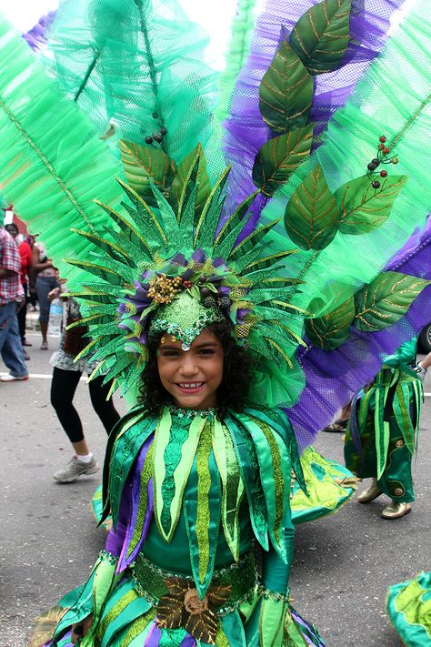 Kids Carnival Costumes, Carribean Outfit, Jamaican Carnival, Carnival Headpiece, Brazil Carnival Costume, Carnival Trinidad, Trinidad Carnival Costumes, Rio Carnival Costumes, Brazilian Carnival Costumes