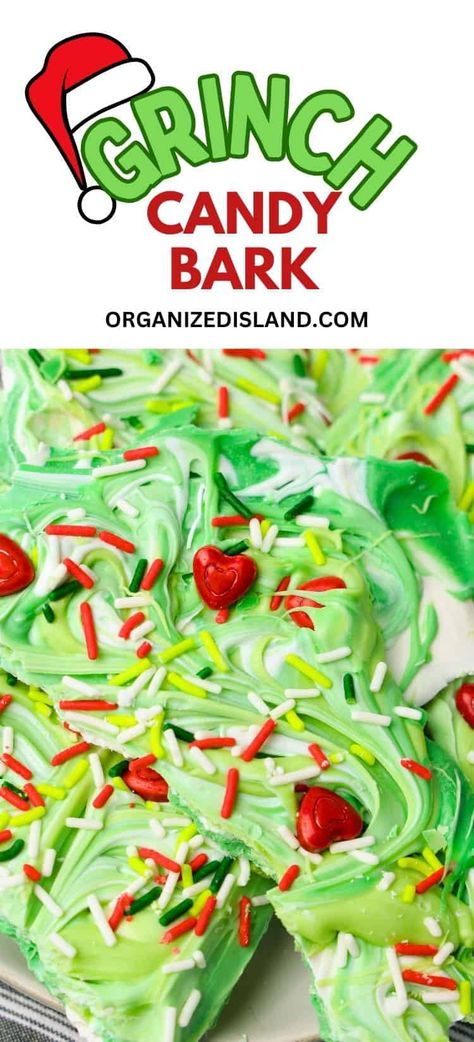 This Grinch Bark recipe is a festive treat for the holiday season. This fun candy bark is a perfect treat for holiday parties & movie nights. Grinch Christmas Candy, Grinch Fudge Recipe, Grinch Movie Night Food, Grinch Bark, Grinch Popcorn Recipe, Popcorn Mix Recipes, White Chocolate Bark Recipes, Chocolate Bark Candy, Grinch Popcorn