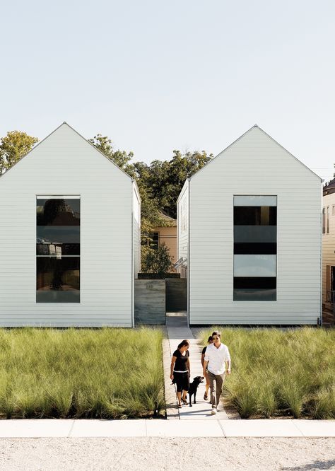 Tina and Matthew Ford, here with daughter Daisy, are the owners of Shade House Development, the company that designed and is building the suite of houses that comprise Row on 25th in Houston, Texas. Scandinavian House Design Exterior, Scandinavian Exterior, Scandinavian House Design, Scandinavian Exterior Design, White Facade, Scandinavian Garden, Shade House, Scandinavian Architecture, Hillside House