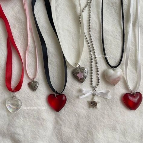 Chunky Heart Necklace, Art Core, Inspiration Tattoos, Dope Jewelry, Jewelry Lookbook, Funky Jewelry, Girly Jewelry, Jewelry Inspo, Dream Jewelry