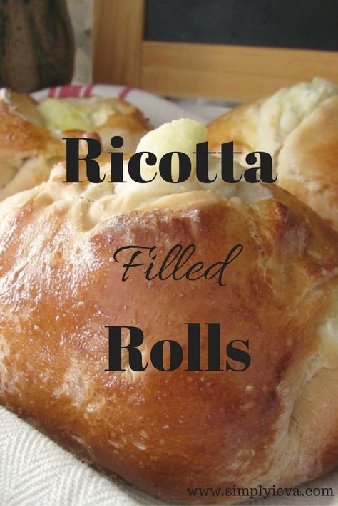 Filled Rolls, Craving Carbs, Bread Sweet, Ricotta Recipes, Recipe Scrapbook, Sweet Buns, Bread Recipes Sweet, Esl Teaching, Quick Breads