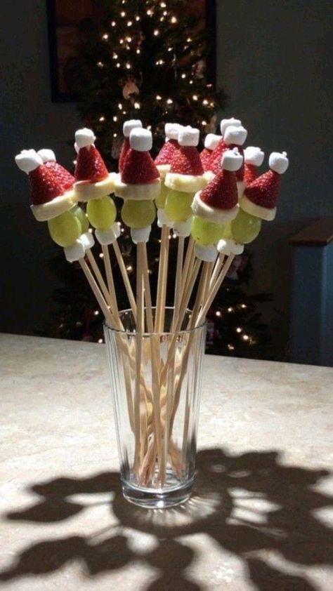 Grinch Kabobs, Aveeno Lotion, Christmas Food Photography, Holiday Appetizers Christmas, Christmas Party Games For Adults, Christmas Party Ideas For Teens, Holiday Desserts Christmas, Christmas Food Treats, Adult Christmas Party