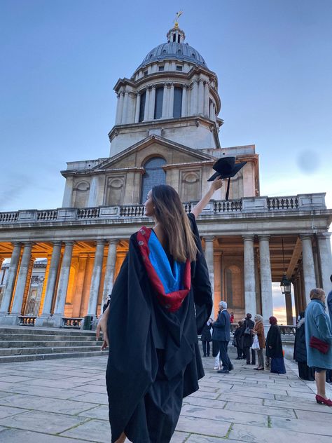 Greenwich University Aesthetic, London Graduation Photos, Uk Student Life, University Graduation Aesthetic, Uni Manifestation, Summer Graduation Outfit, Romantizing School Aesthetic, London Graduation, Grad School Aesthetic