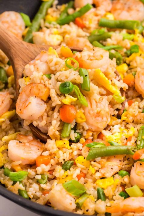 Shrimp Fry Rice Recipes, Shrimp Fried Rice Recipe Easy, Shrimp Fried Rice Easy, Easy Shrimp Fried Rice Recipe, Easy Shrimp Fried Rice, Use Leftover Rice, Prawn Fried Rice, Shrimp And Veggies, Shrimp Fried Rice Recipe