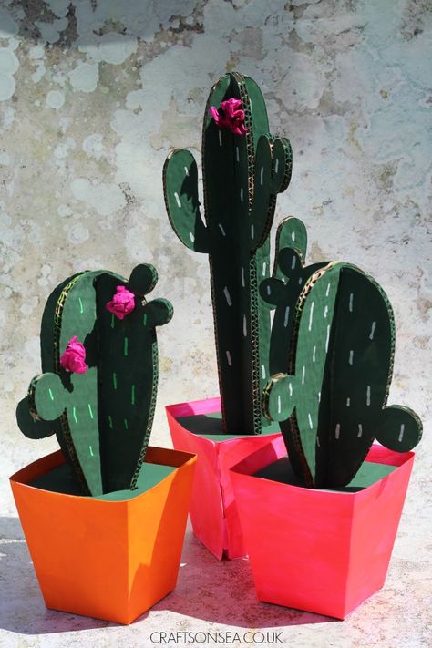 CACTUS CRAFT DIY #cactus #diy #diyproject #cardboard #summerstyle Cardboard Cactus, Carton Diy, Diy Cactus, Wooden Creations, Paper Cactus, Den Mrtvých, Cactus Craft, Cardboard Letters, Cardboard Crafts Diy