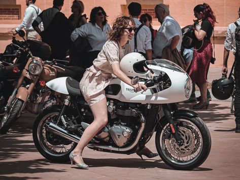 Distinguished Gentleman's Ride, Dapper Dress, Girona Spain, Bsa Motorcycle, Distinguished Gentleman, Bike Woman, Triumph Motorcycles, Men’s Health, Motorcycle Girl