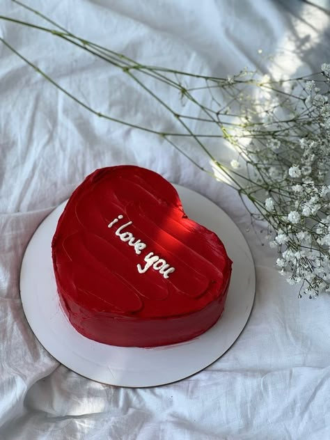 Cake For Boyfriend, Happy Anniversary Cakes, Cake For Husband, Red Cake, Mini Cakes Birthday, Valentines Day Cakes, Creative Birthday Cakes, Valentine Cake, Bento Cake