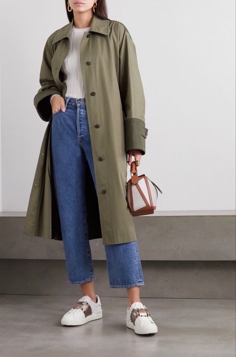 Green Trench Coat Outfit Spring, Green Raincoat Outfit, Green Trench Coat Outfit, Moosgaard Sisters, Coat Outfit Spring, Trench Coat Outfit Spring, Green Skirt Outfits, Trench Coat Winter, Trench Outfit