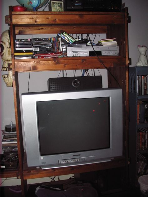 My TV In Living Room (2007) - December 24, 2007 #2007 #2000s #2007aesthetic Early 2000s College Aesthetic, 2000s Tv Aesthetic, 2000s Room Aesthetic Grunge, Early 2000s Living Room, 2000s College Aesthetic, 2000s Grunge Room, 2000s House Aesthetic, 2007 Nostalgia, 2000s Teen Aesthetic