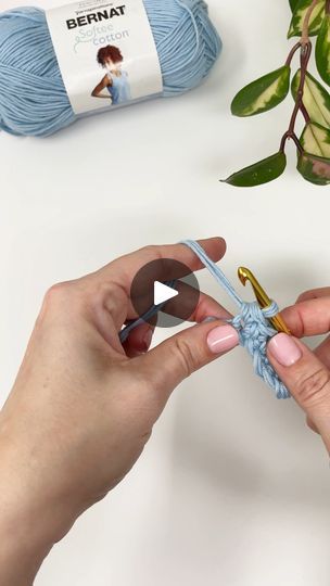 Triple Crochet, Crochet Stitches Tutorial, Bulky Yarn, Learn To Crochet, May 17, Yarn Crafts, Knitting Needles, Crochet Stitches, Stitch Patterns