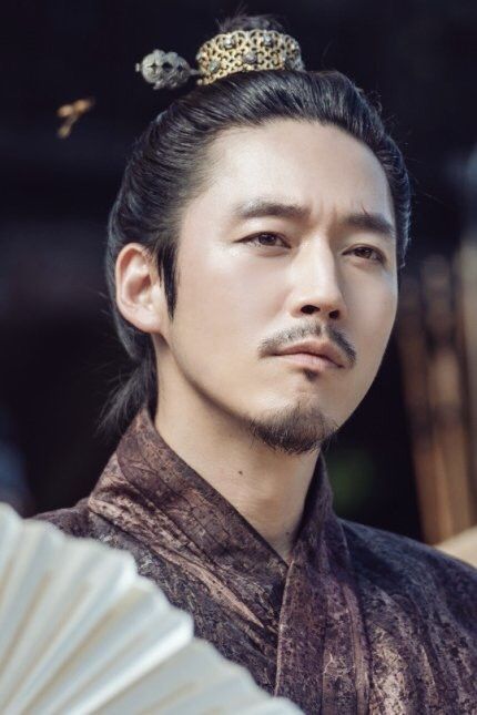 ‘My Country’ Jang Hyuk Interview – Talks about Bangwon’s scar, his hair in new drama and more | Stuck on Hyuk Kim Jae-young, Fated To Love You, Daniel Henney, Jung Il Woo, Park Seo Joon, Tv Interview, Jang Hyuk, Song Joong, Hyun Bin