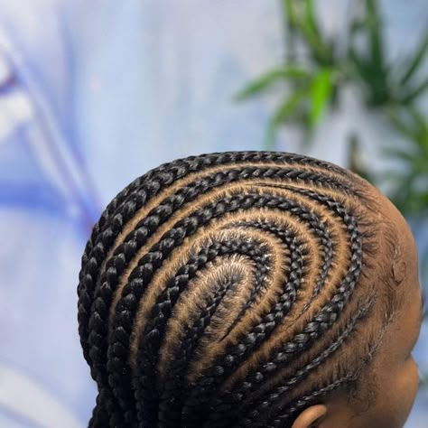 🌿🌿Ama🌿🌿 🇭🇹🇫🇷 on Instagram: "🔥🔥Let’s braids up your hair girl🔥🔥 Nattes collées avec perles Curved stitch braids with beads 🥰 ❤️🥰 🥰❤️🥰 ❤️🥰❤️🥰 🥰❤️🥰 ❤️🥰 🥰 . . #curvedstitch #curvedstitchbraids #nattescollées #stitchbraids #cornwors #nattes #freestylecornwors #freestylenattes #stitch #freestylestitch #freestylestitchbraids #naturalhair #naturalhairstyles #coiffureprotectrice #coiffureprotectrice93 #coiffureprotectricesurcheveuxcrépus #coiffeuse #coiffeuseafro #coiffeuseafro93 #coiffeuseafrovillepinte #coiffeuseafroparis #villepinte #haitianbraider #neatbraider" Curved Stitch Braids, Cornrow With Beads, Cou Leray Braids Long, Stitch Braids With Beads, Alicia Keys Cornrows, Natte Coller, Short Box Braids Hairstyles, Short Box Braids, Stitch Braids