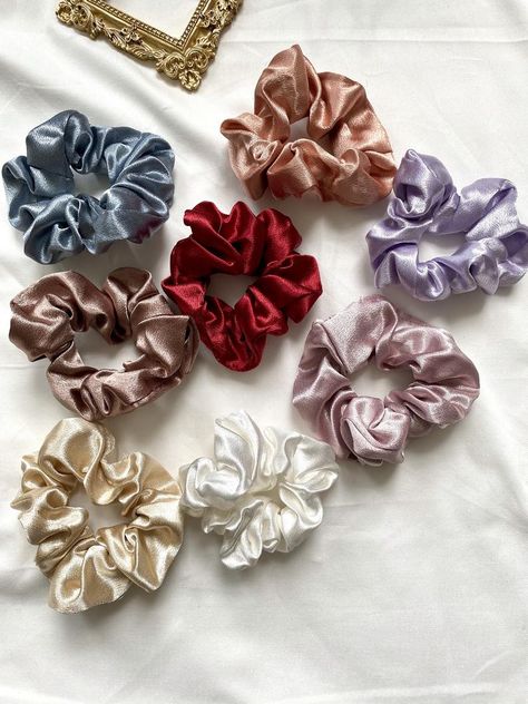 Scrunchies Photography, Diy Hair Scrunchies, Estilo Indie, Satin Scrunchies, Fake Collar, Cute Headbands, Elastic Hair Ties, Fall Accessories, Twist Headband