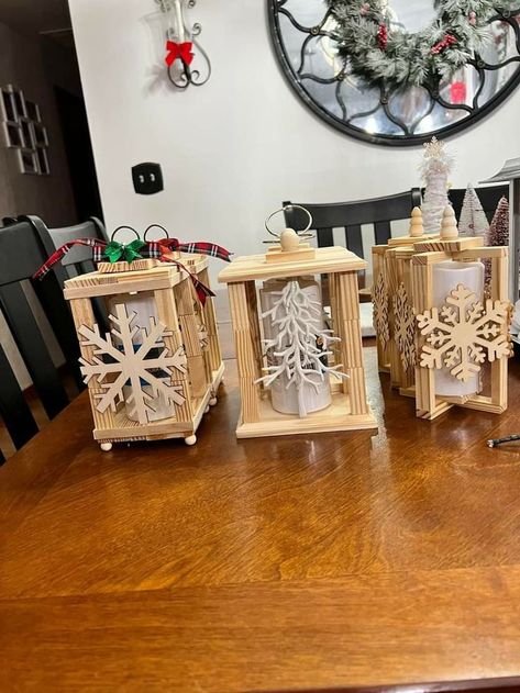 Christmas Lantern Ideas Diy, Dollar Store Crafts Christmas, Diy Jenga Blocks Ideas, Diy Projects Christmas, Wooden Lanterns Diy, Christmas Lanterns Diy, Jenga Crafts, Wood Blocks Diy, Christmas Lantern Ideas